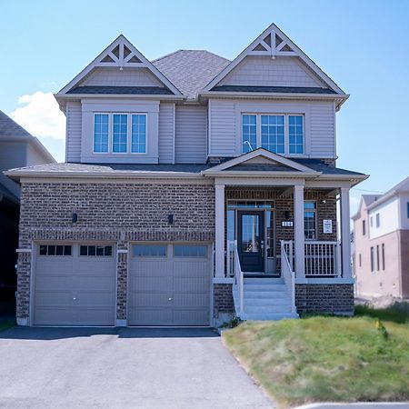 Vila Modern 4Br House In Barrie! Exteriér fotografie